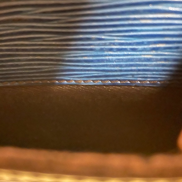 Auth Louis Vuitton Jeune Fille - Picture 6 of 16